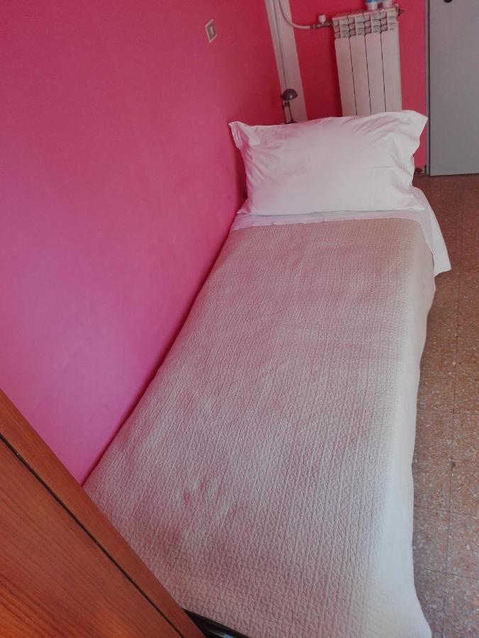 Hotel Villa Lorena Римини Екстериор снимка