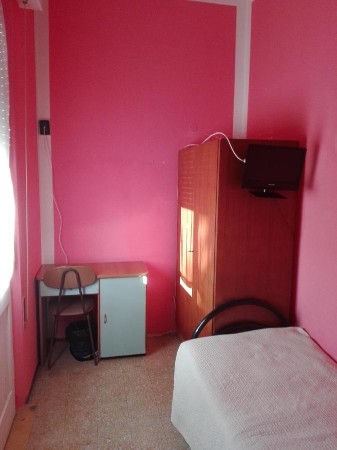 Hotel Villa Lorena Римини Екстериор снимка