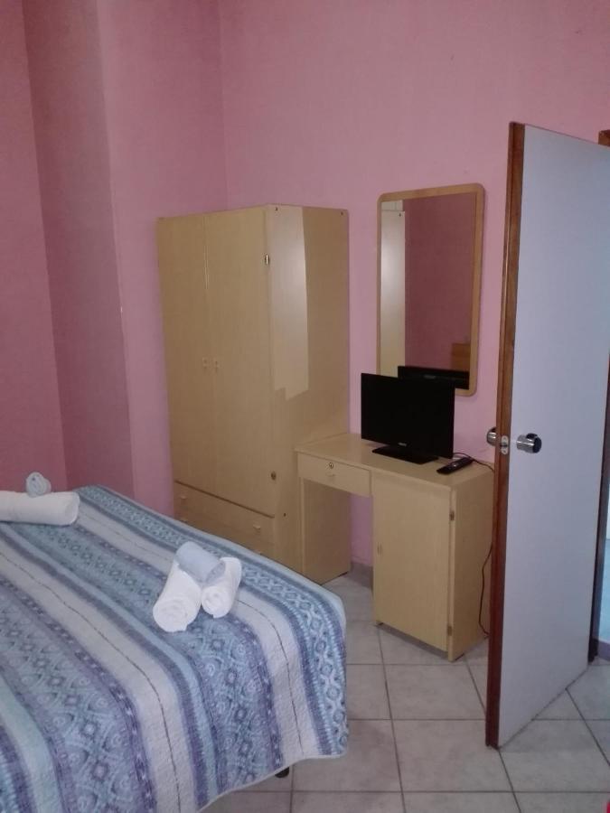 Hotel Villa Lorena Римини Екстериор снимка