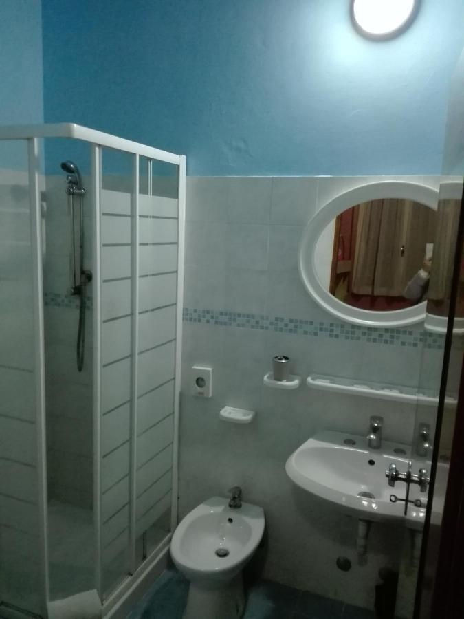 Hotel Villa Lorena Римини Екстериор снимка
