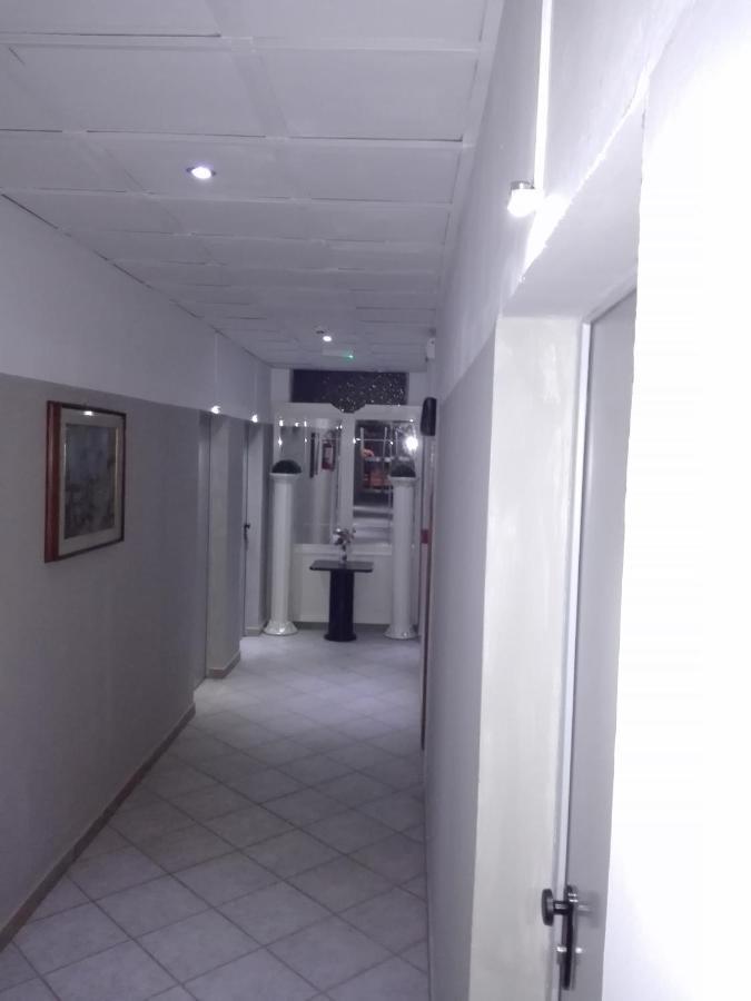 Hotel Villa Lorena Римини Екстериор снимка
