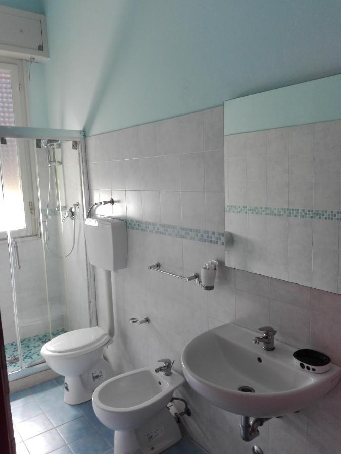 Hotel Villa Lorena Римини Екстериор снимка