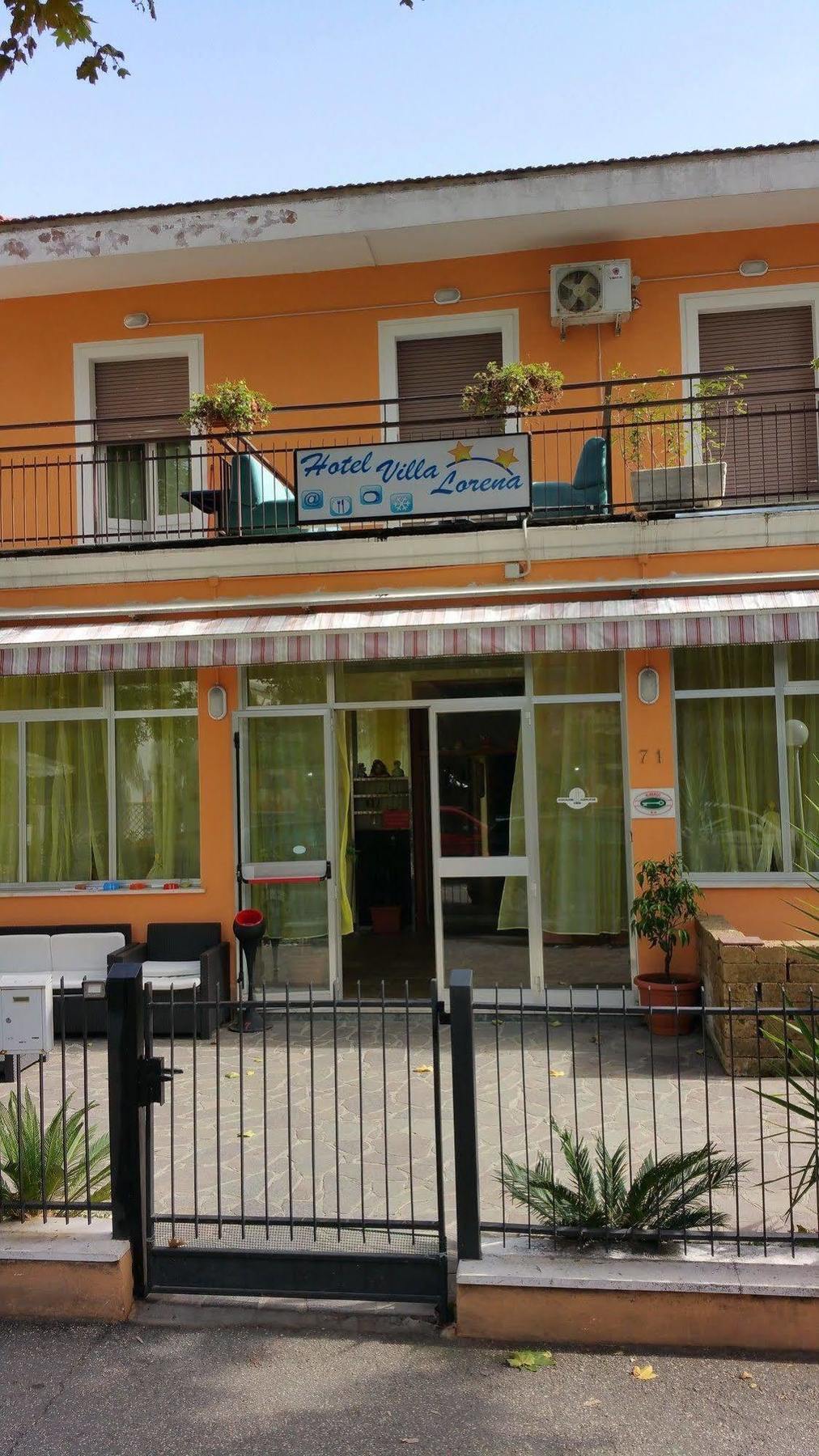 Hotel Villa Lorena Римини Екстериор снимка