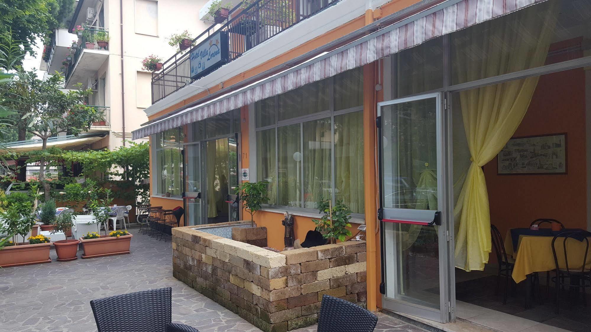 Hotel Villa Lorena Римини Екстериор снимка